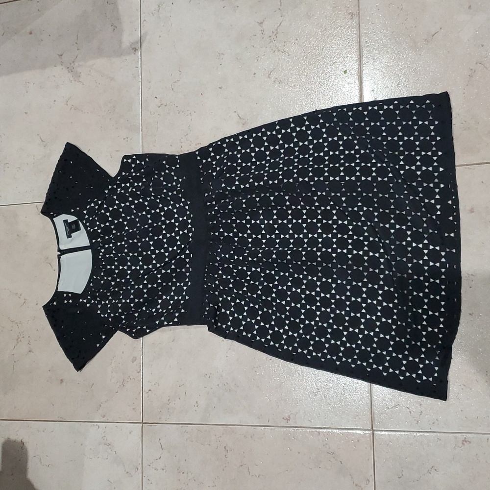 Ann Taylor Petite 00P Black Laser Cut Dress